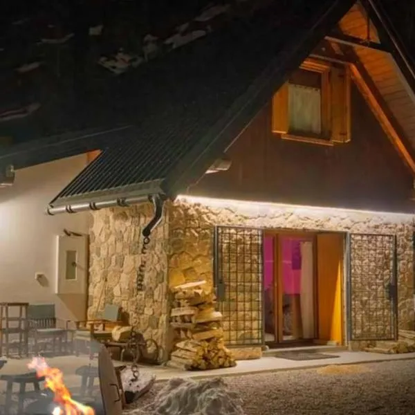 Viesnīca la LUNA delle MONTAGNE Charme & SPA Chalet pilsētā Tarvizio