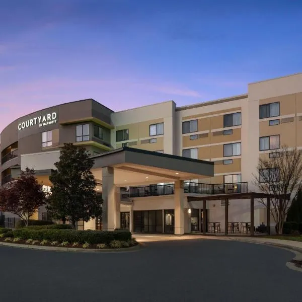 Courtyard by Marriott Raleigh North/Triangle Town Center, hotel in Raleigh