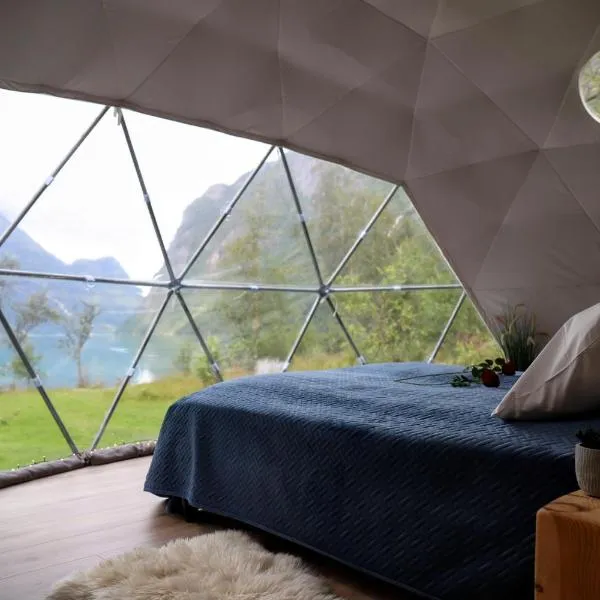 Olden Glamping - One with nature, hotell i Briksdalsbre