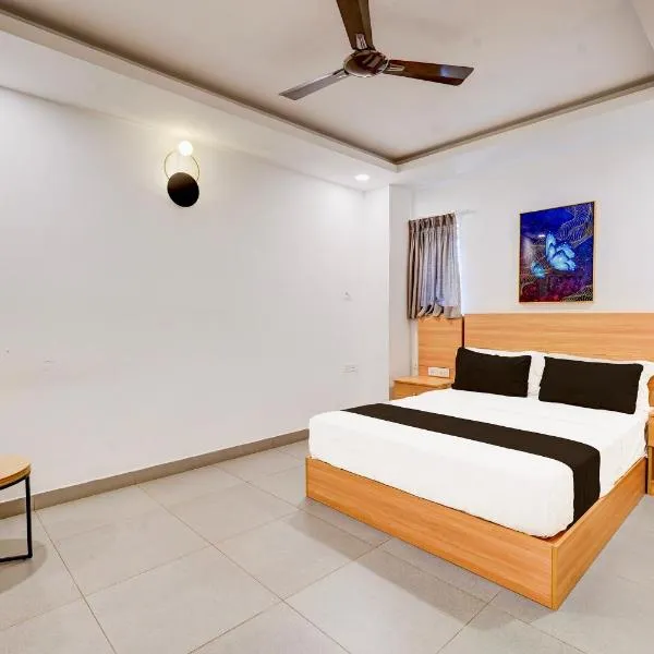 Hotel O NA Grand Residency, מלון בTirumeshi