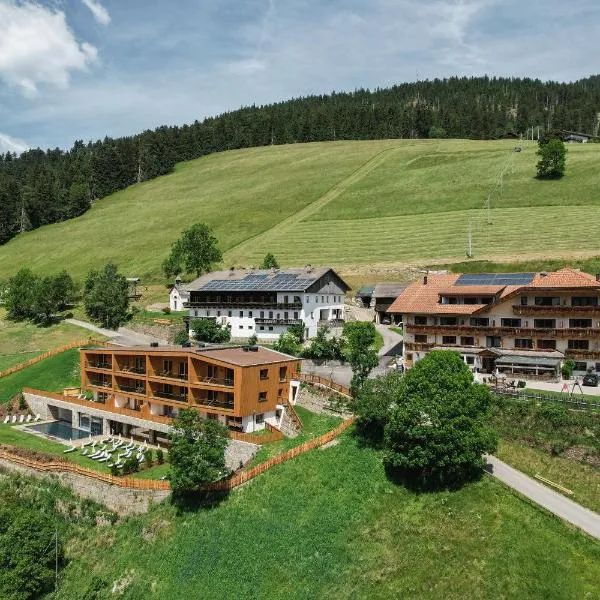 Hotel Schopfenhof, khách sạn ở San Candido