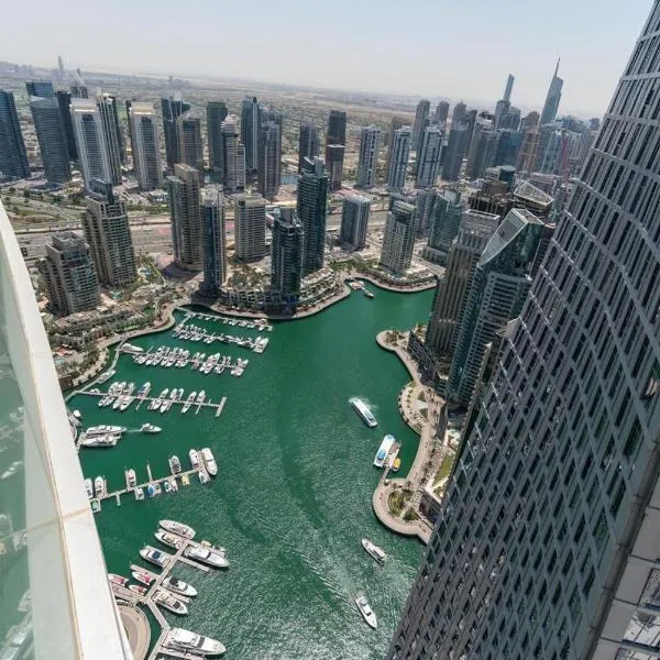 Luxurious 1BHK apartment Damac Heights Marina Dubai, hotel di دبي