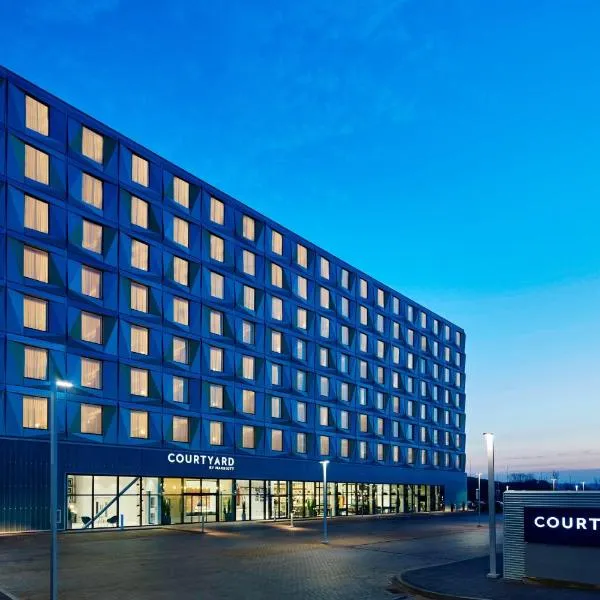 Courtyard by Marriott Luton Airport, hotel u gradu Luton