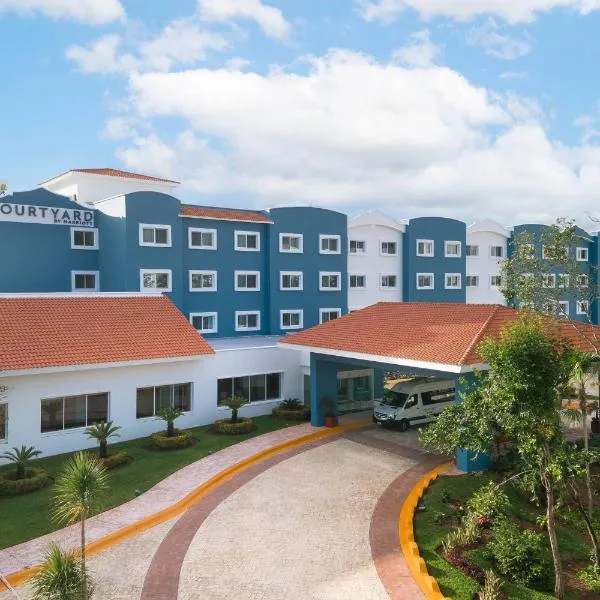 Courtyard by Marriott Cancun Airport, hotell i Cancún