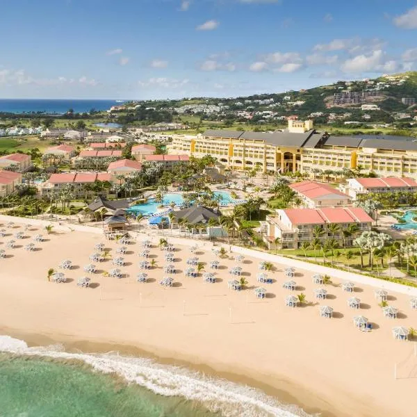 St. Kitts Marriott Resort & The Royal Beach Casino – hotel w mieście Ogeeʼs