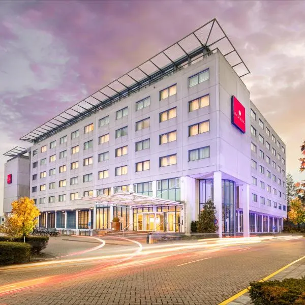 Ramada by Wyndham Amsterdam Airport Schiphol, hotell i Badhoevedorp