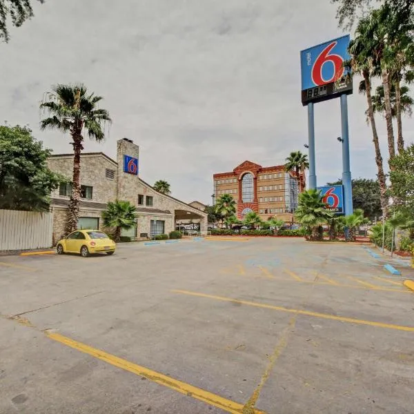 Motel 6-San Antonio, TX - Downtown - Market Square, viešbutis mieste San Antonijus