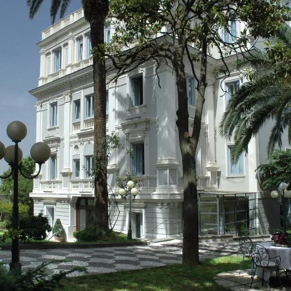 Hotel Flora, hotel v destinaci Frascati