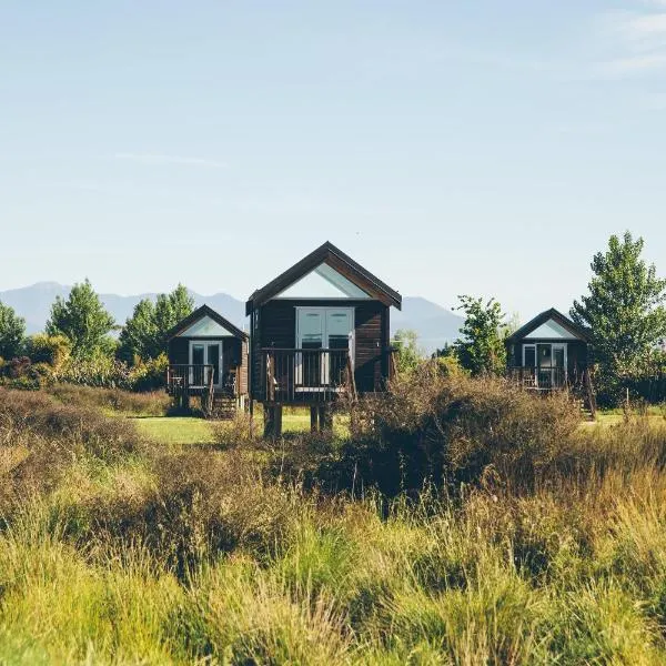 Appleby House & Rabbit Island Huts, hotel di Mapua