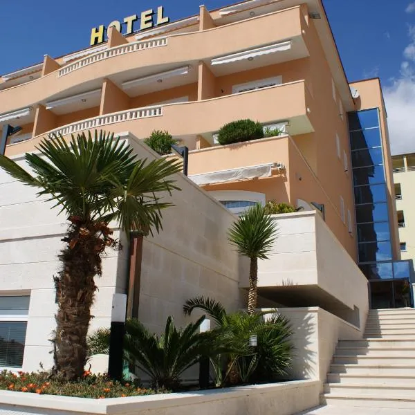 Hotel Rosina, hotel in Makarska