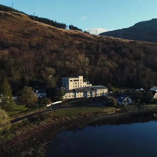 Loch Long Hotel, готель у місті Аррокар