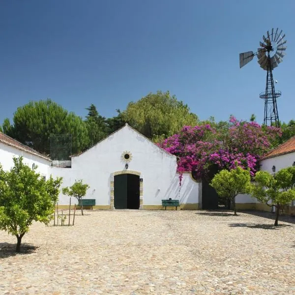 Quinta Da Praia Das Fontes, hotel in Montijo