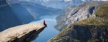 Hoteller nær Trolltunga