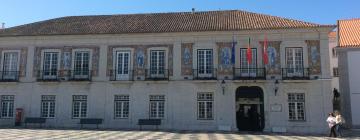 Cascais Town Hall: готелі поблизу