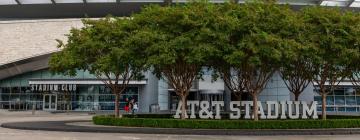 AT&T Stadium – hotely v okolí