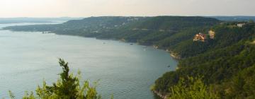 Lake Travis – hotely v okolí