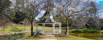 Hotels near Hunter Valley Gardens