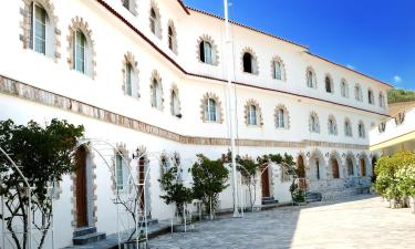 Hotels a prop de Saint Raphael Monastery