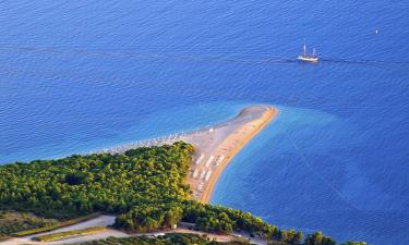 Hotéis perto de Praia de Zlatni Rat