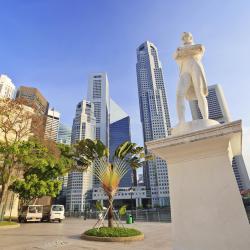 Statue of Sir Stamford Raffles