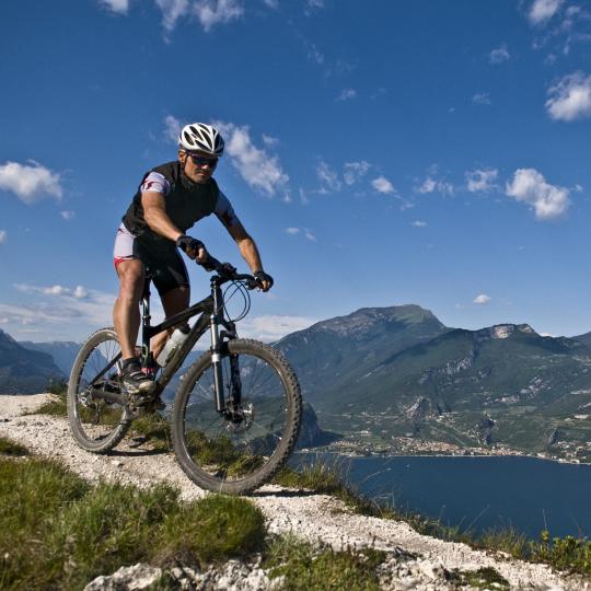 Fietsen rond het Gardameer