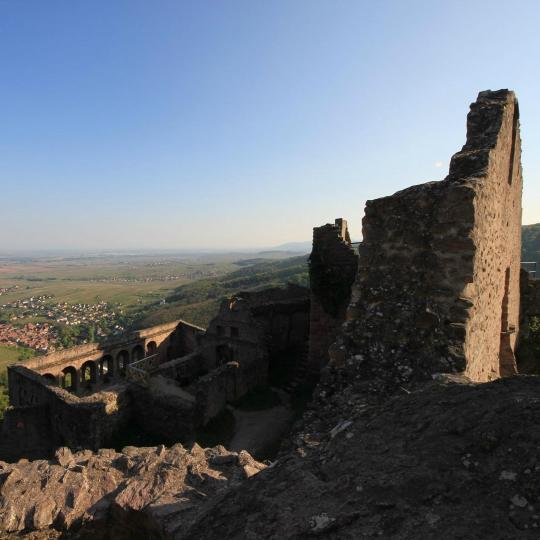 Hiking sa Castle Ruins