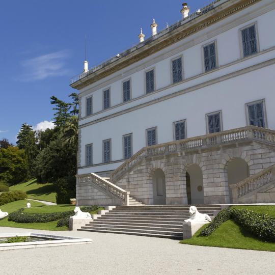 Gaze at Villa Melzi’s façade and floral delights