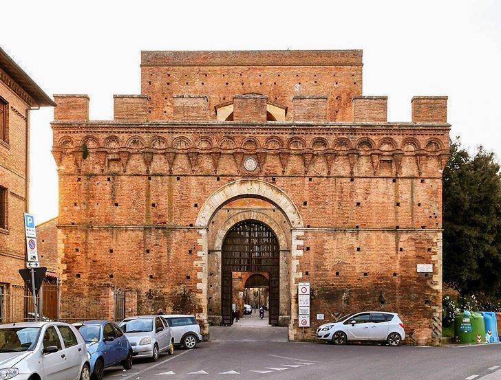 Porta Pispini Siena Italy what to do