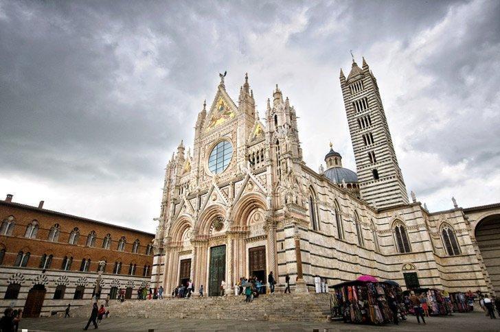 Wondering what to do in Siena Italy? Siena Cathedral is a must see attraction!