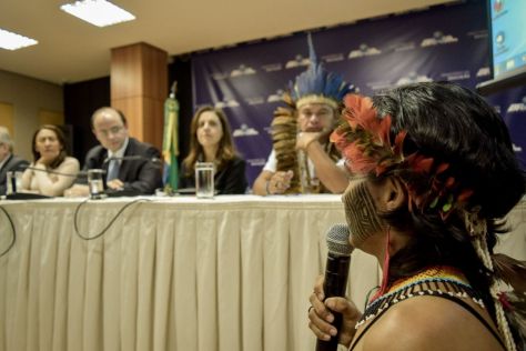 Indígenas denunciam corte de bolsas e abandono da educação diferenciada em reunião no MEC