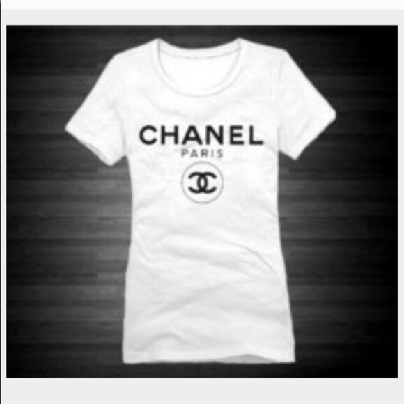 Chanel logo t shirt small.