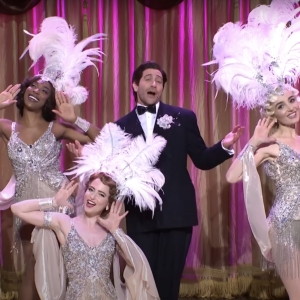 Video: Jake Gyllenhaal Sings Boyz II Men and FOLLIES Parodies on SNL Season Finale Video