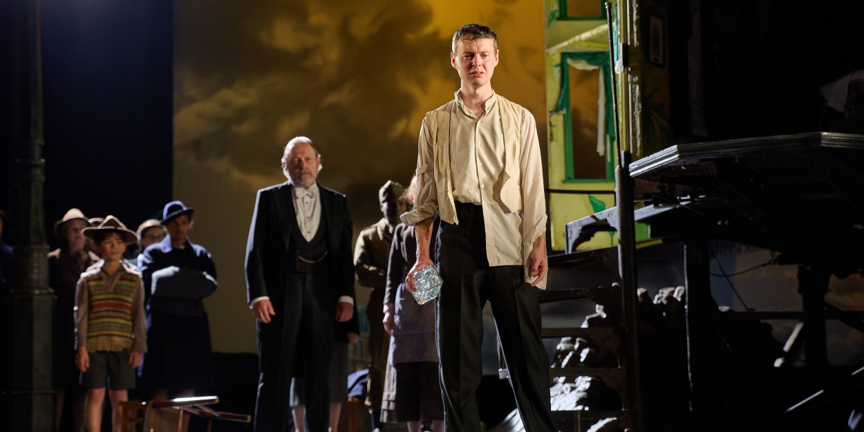 Photos: AN INSPECTOR CALLS is Now on UK Tour Photo