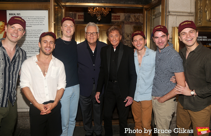 Sean Bell, Danny Kornfeld, Eric Peters, Bruce Sussman, Barry Manilow, Blake Roman, Za Photo