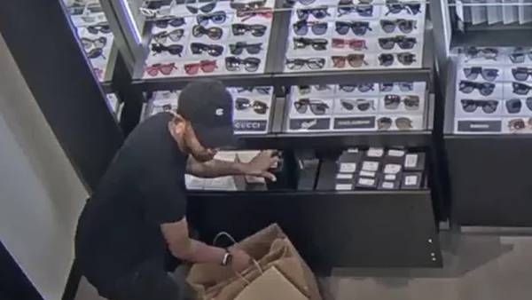 RAW: Sunglass Hut thefts