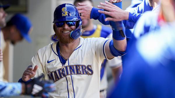 Woo pitches seven strong innings, Mariners score twice in sixth and beat the Giants 4-3