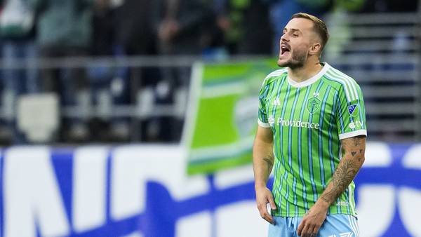 Disputed penalty in final minutes gives Whitecaps a 1-1 draw against Sounders