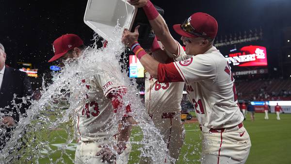 Pagés hits a 2-run homer as the Cardinals beat Gilbert and the Mariners 2-0