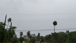 Así fue el paso de Beryl por las Islas Caimán como huracán categoría 3