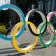 Los anillos olímpicos exhibidos en abril de 2023 cerca del Estadio Nacional donde se celebraron los Juegos Olímpicos de Tokio 2020. (Crédito: KAZUHIRO NOGI/AFP vía Getty Images)