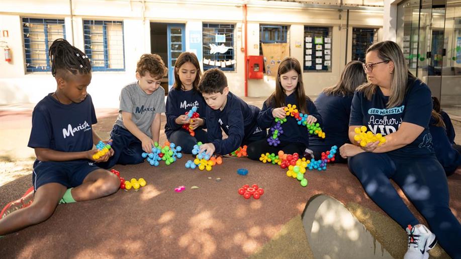 Nosso Turno Integral atende crianças da Educação Infantil e dos Anos Iniciais no turno inverso, com possibilidade de matrícula de 2 a 5 dias semanais.