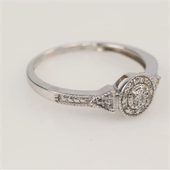 10kt White Gold Diamond Ring