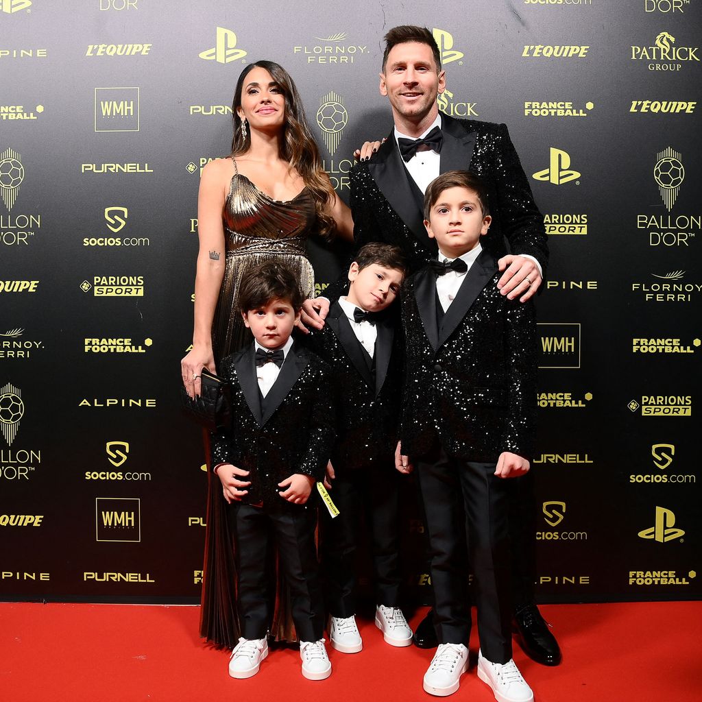 Lionel Messi und seine Frau Antonela Roccuzzo mit ihren drei Söhnen