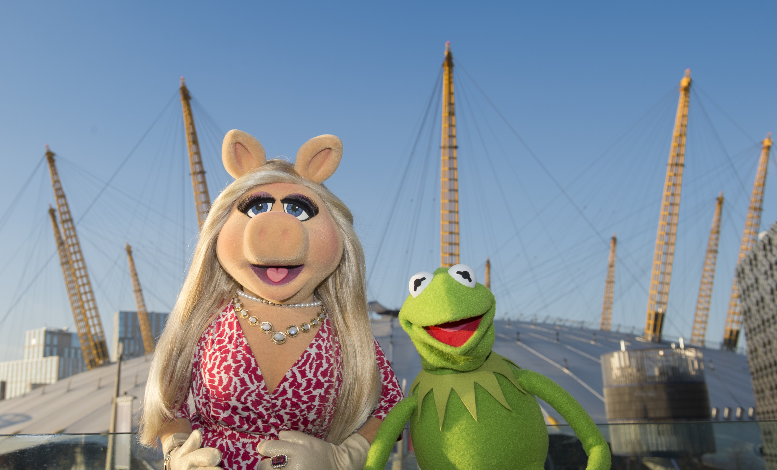 Miss Piggy And Kermit Cartoon