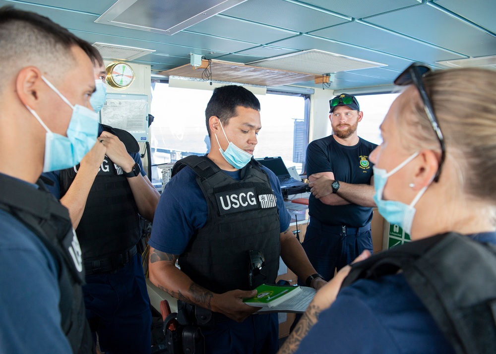 Coast Guard conducts law enforcement training with Royal Navy