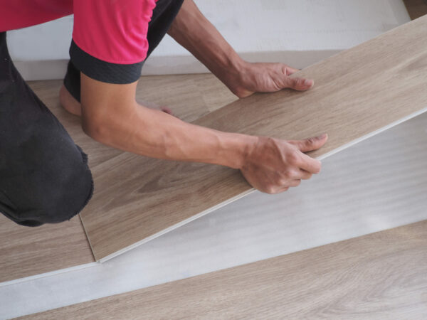 installing vinyl floor planks