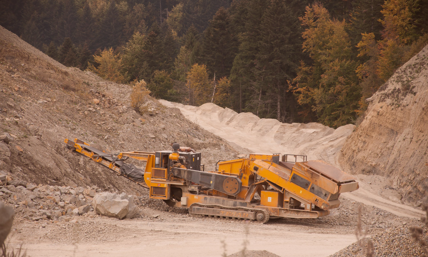 Industrial crusher machine in quarry 130924