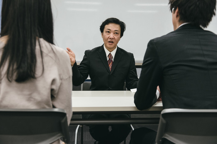 経済学部でも気を抜かず就職に向けて準備しましょう！