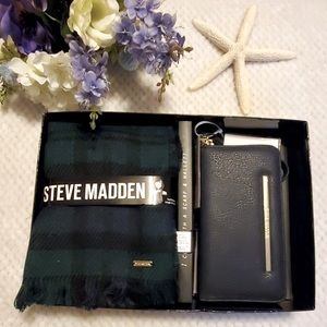 NWB Steve Madden wallet & scarf