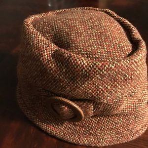 JLo tweed wool blend bucket hat  with side buckle tan red brown mix